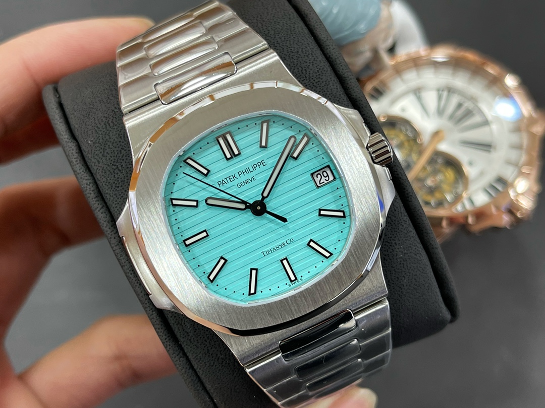 パテックフィリップ ノーチラス5711“ティファニーブルー”ダイヤル|MPファクトリー Cal.26-330SC【スーパークローン】 - 画像 (4)