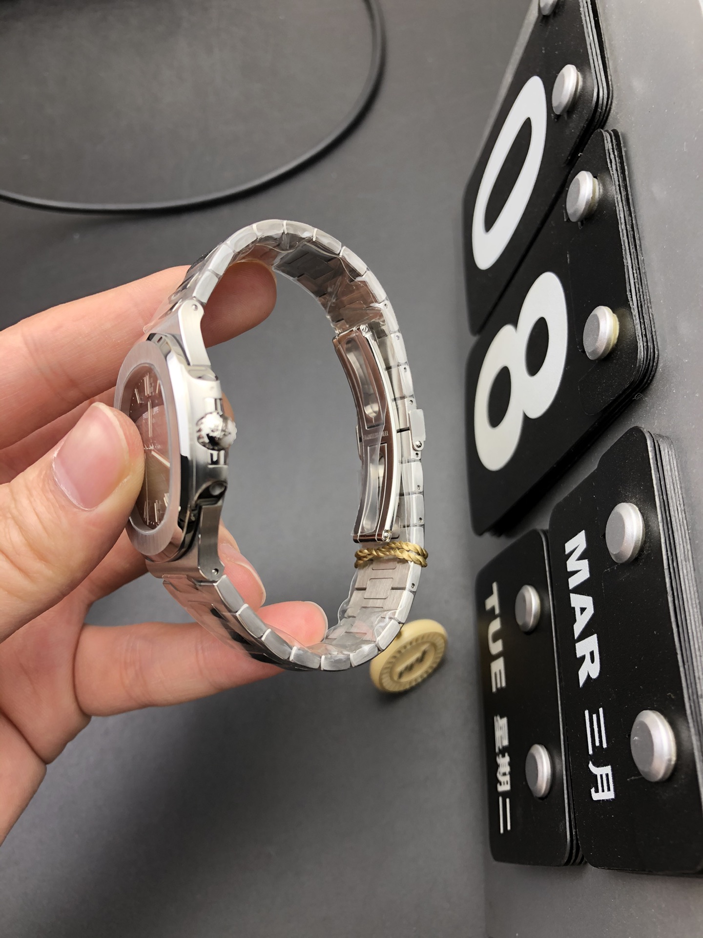 パテックフィリップ ノーチラス5711ブルーダイヤル|PPFファクトリー Cal.26-330SC【スーパークローン】 - 画像 (4)