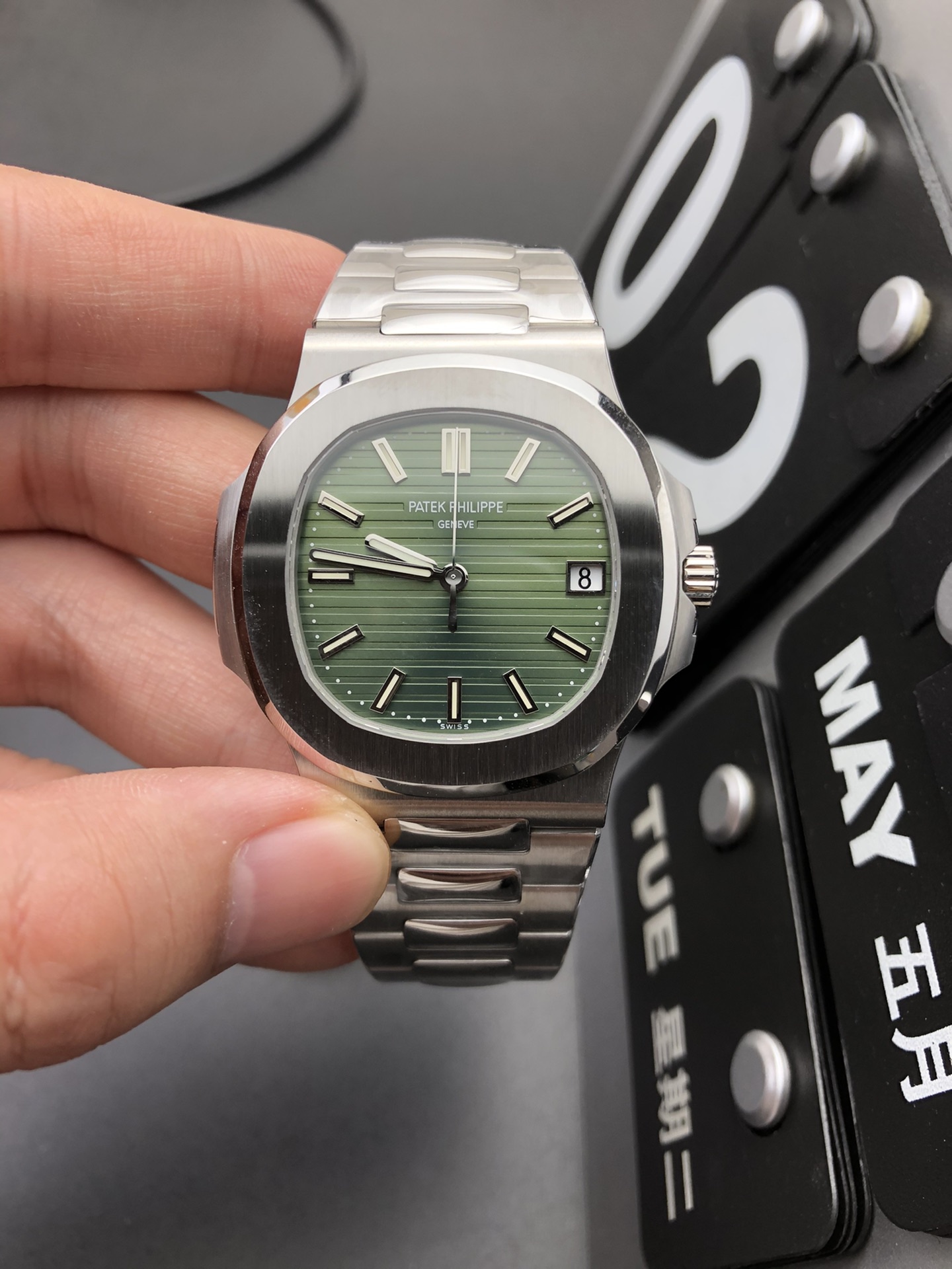 パテックフィリップ ノーチラス5711オリーブグリーンダイヤル|PPFファクトリー Cal.26-330SC【スーパークローン】