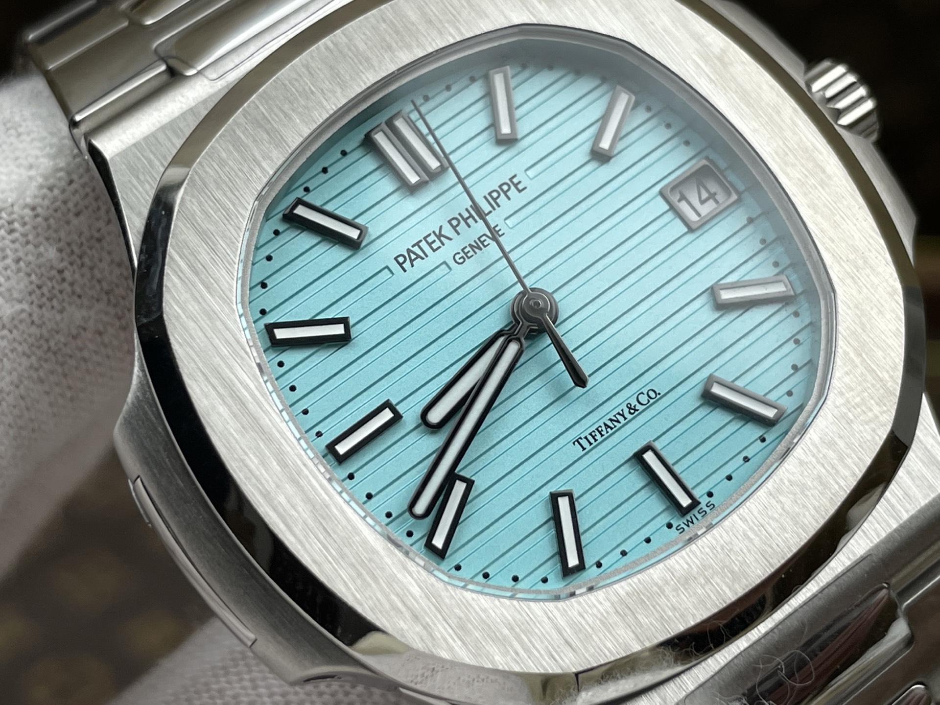 パテックフィリップ ノーチラス5711“ティファニーブルー”ダイヤル|3Kファクトリー Cal.26-330SC【スーパークローン】 - 画像 (2)