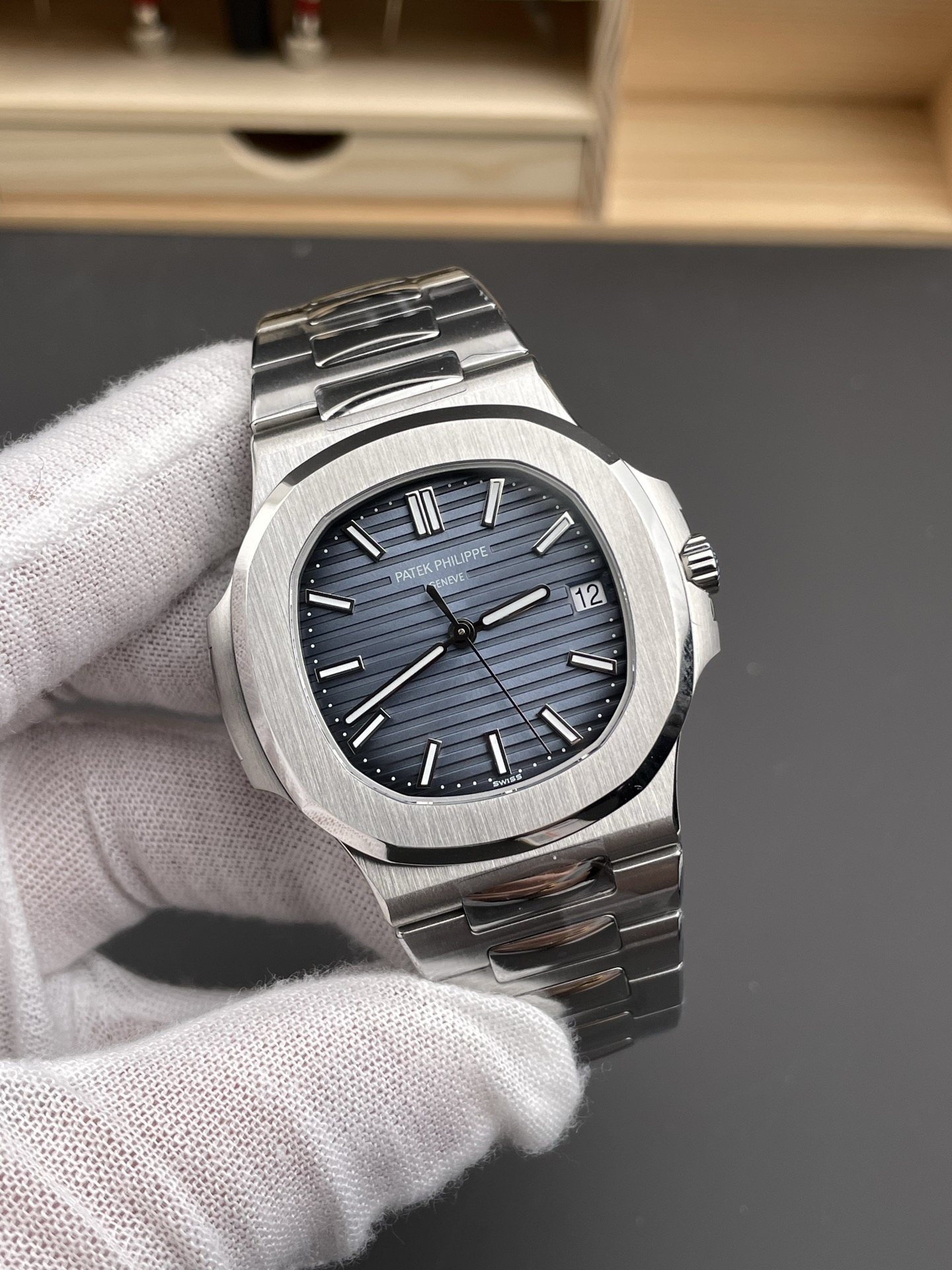 パテックフィリップ ノーチラス5711ブルーダイヤル|3Kファクトリー Cal.324SC【スーパークローン】 - 画像 (3)