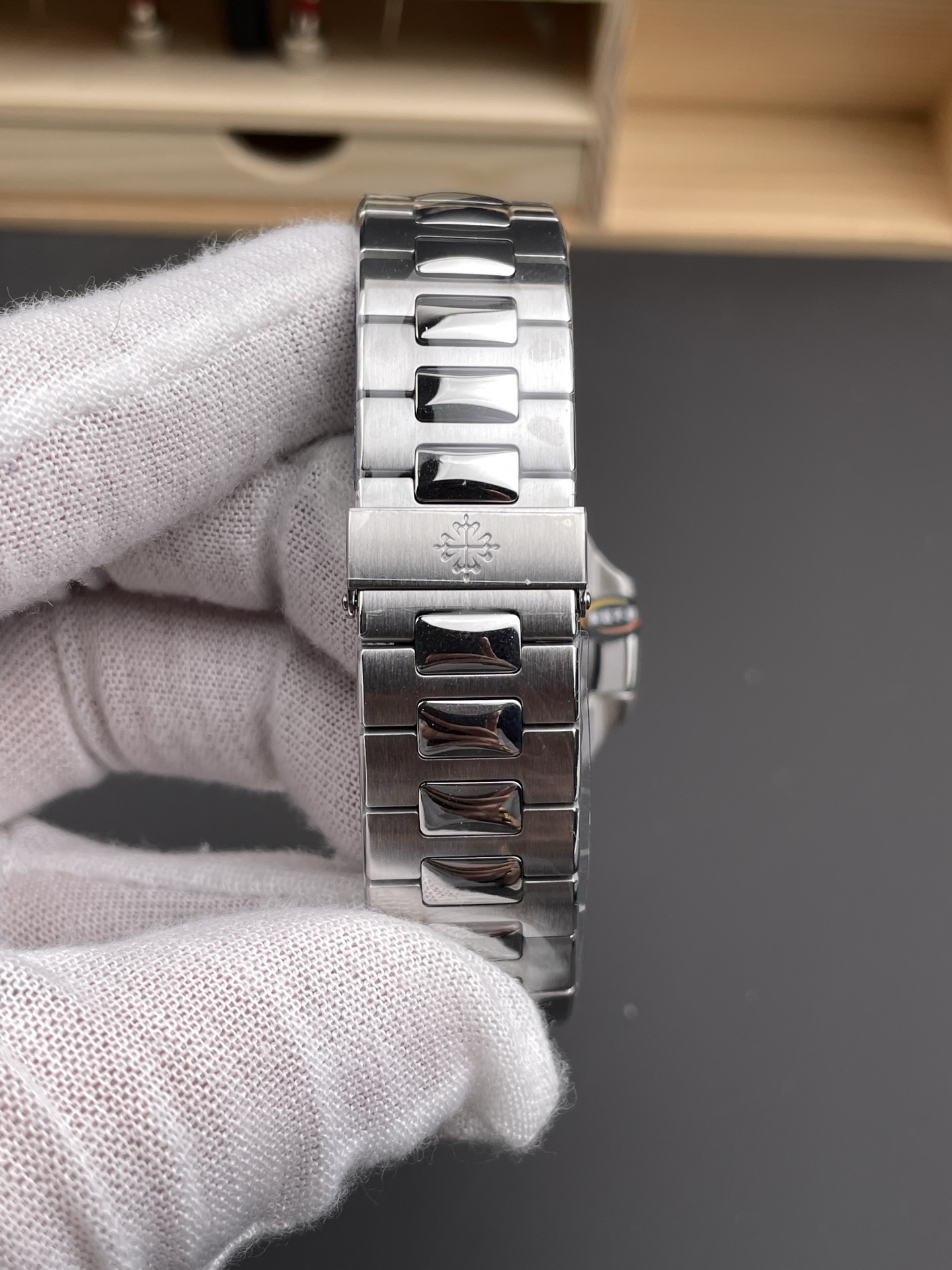 パテックフィリップ ノーチラス5711ブルーダイヤル|3Kファクトリー Cal.324SC【スーパークローン】 - 画像 (6)