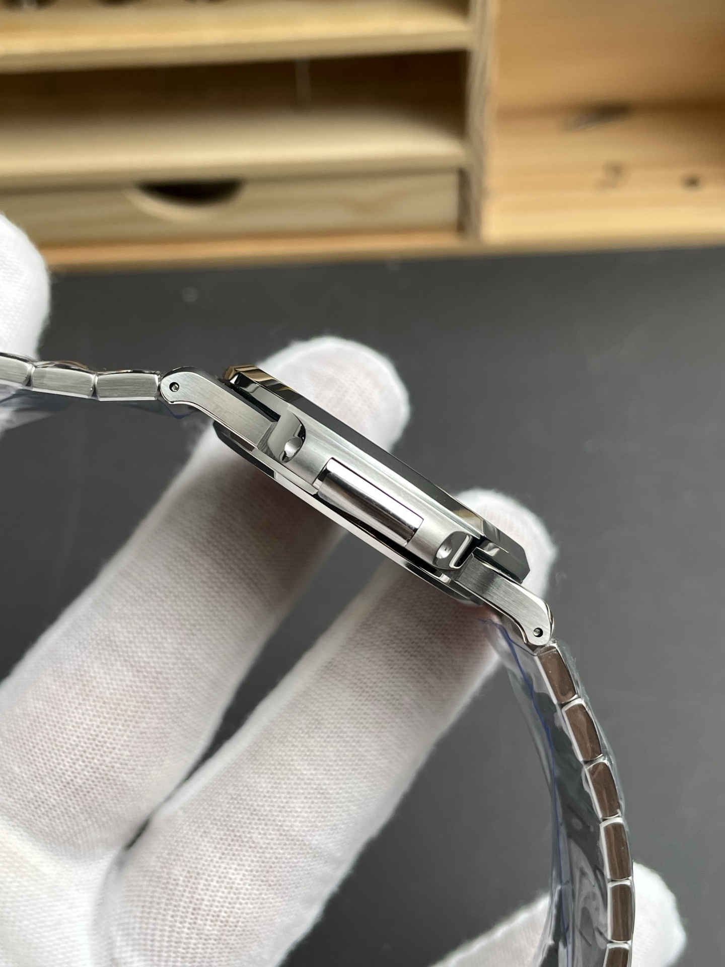 パテックフィリップ ノーチラス5711オリーブグリーンダイヤル|DDFファクトリー Cal.26-330SC【スーパークローン】 - 画像 (4)